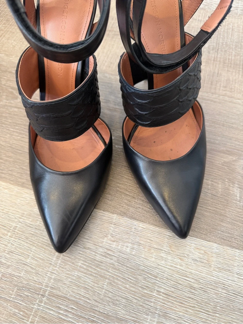 Sigerson Morrison Brielle Size 8 Black Leather Pointed Toe Heels
